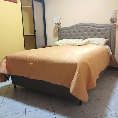 Hospedaje Karol Hotel Ayacucho Eksteriør billede