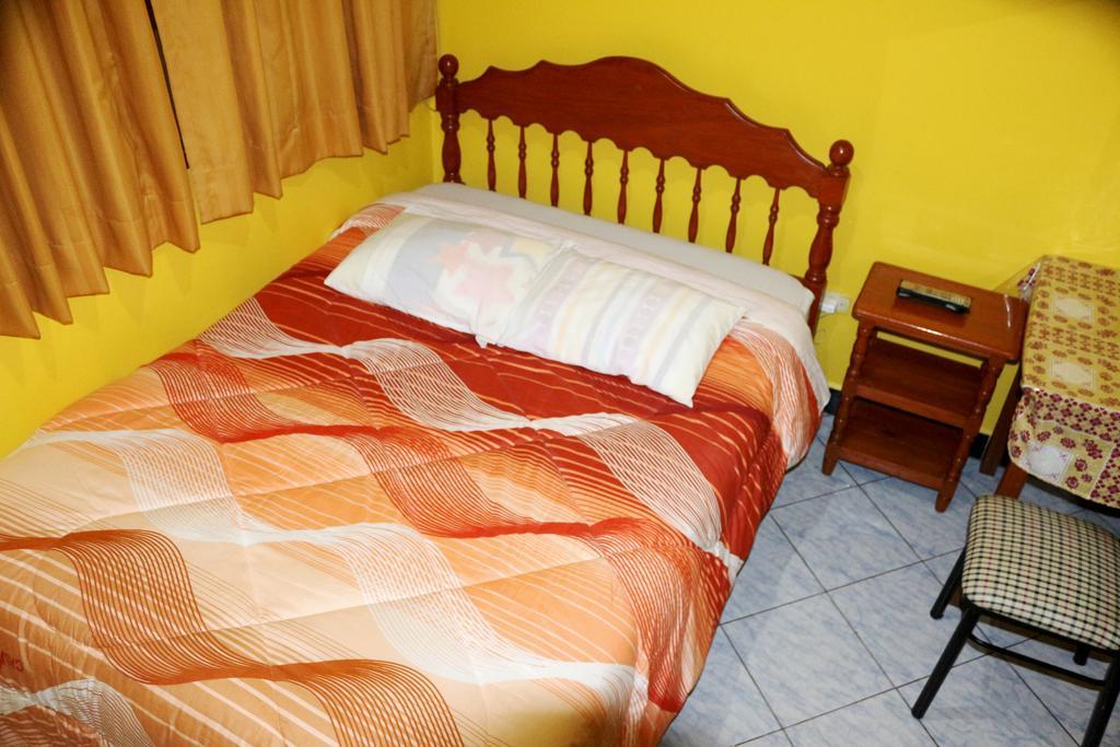 Hospedaje Karol Hotel Ayacucho Eksteriør billede